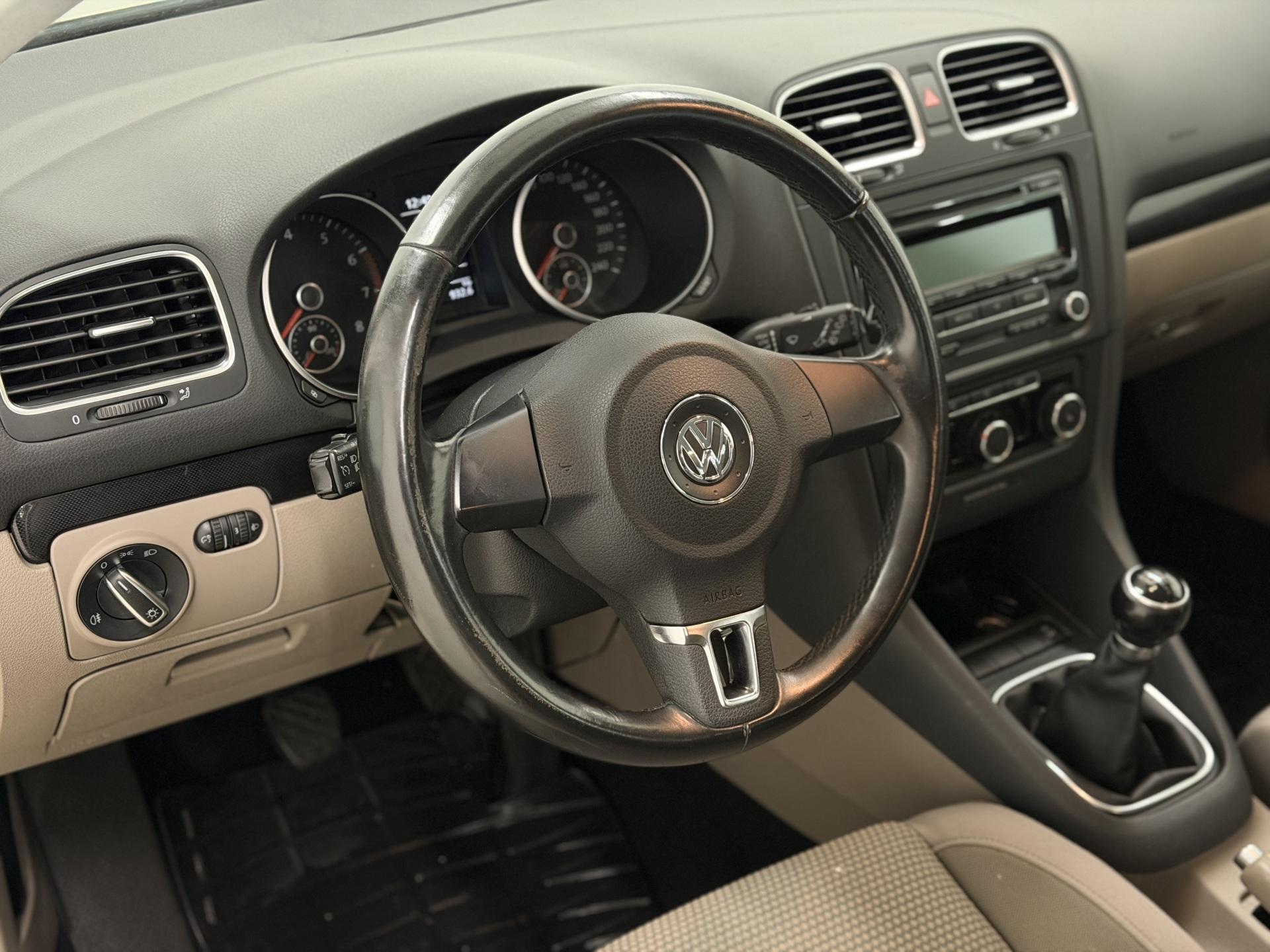 VOLKSWAGEN Golf 2011
