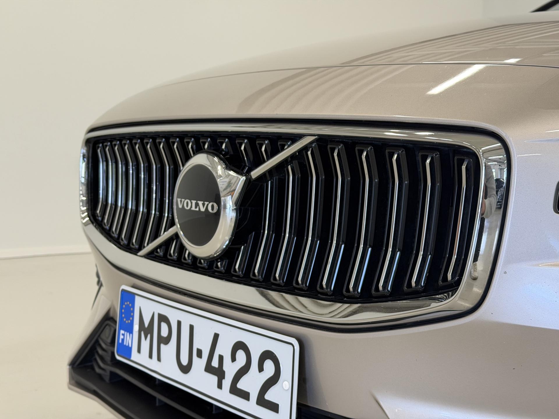 VOLVO V60 2024
