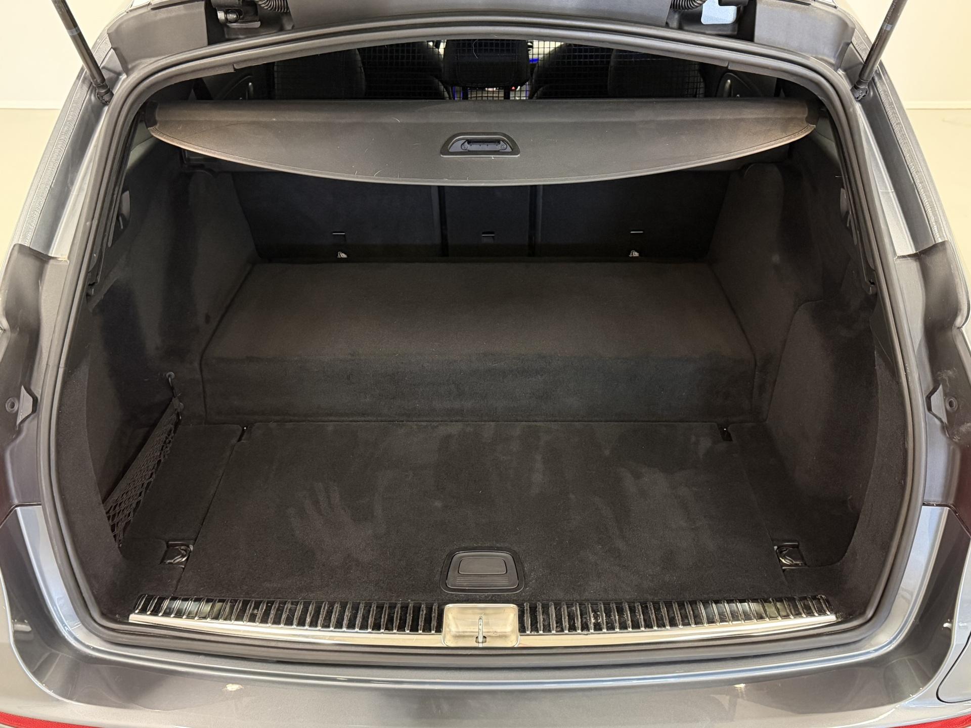 MERCEDES-BENZ E 2020