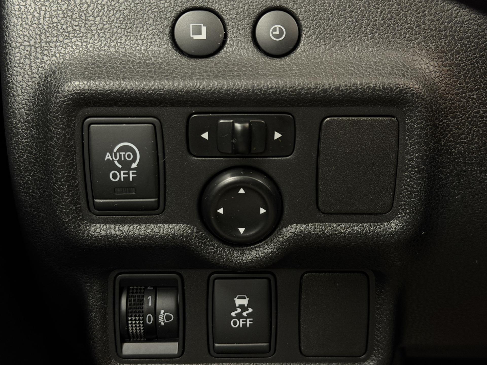 NISSAN Note 2014