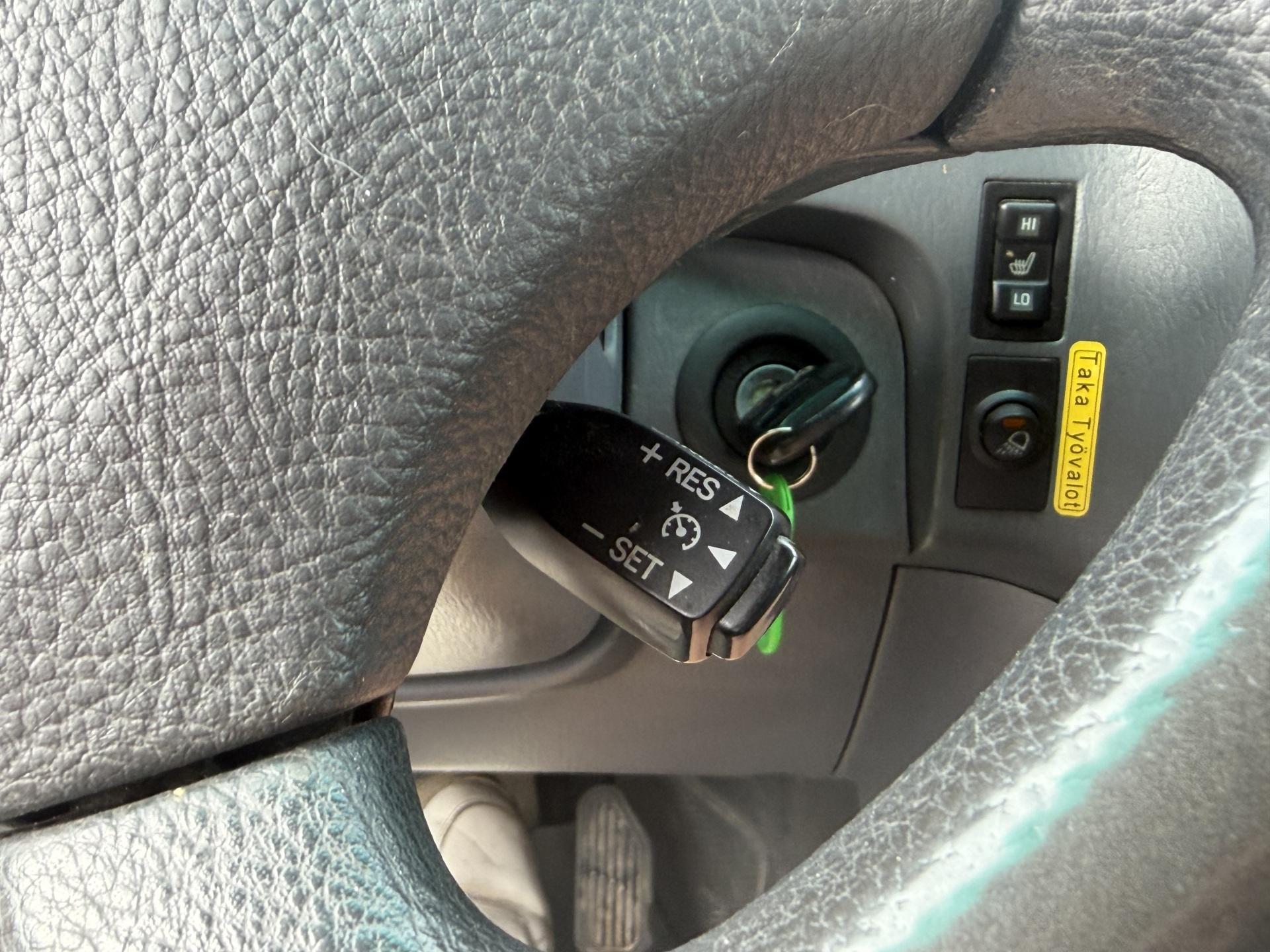TOYOTA Hiace 2011