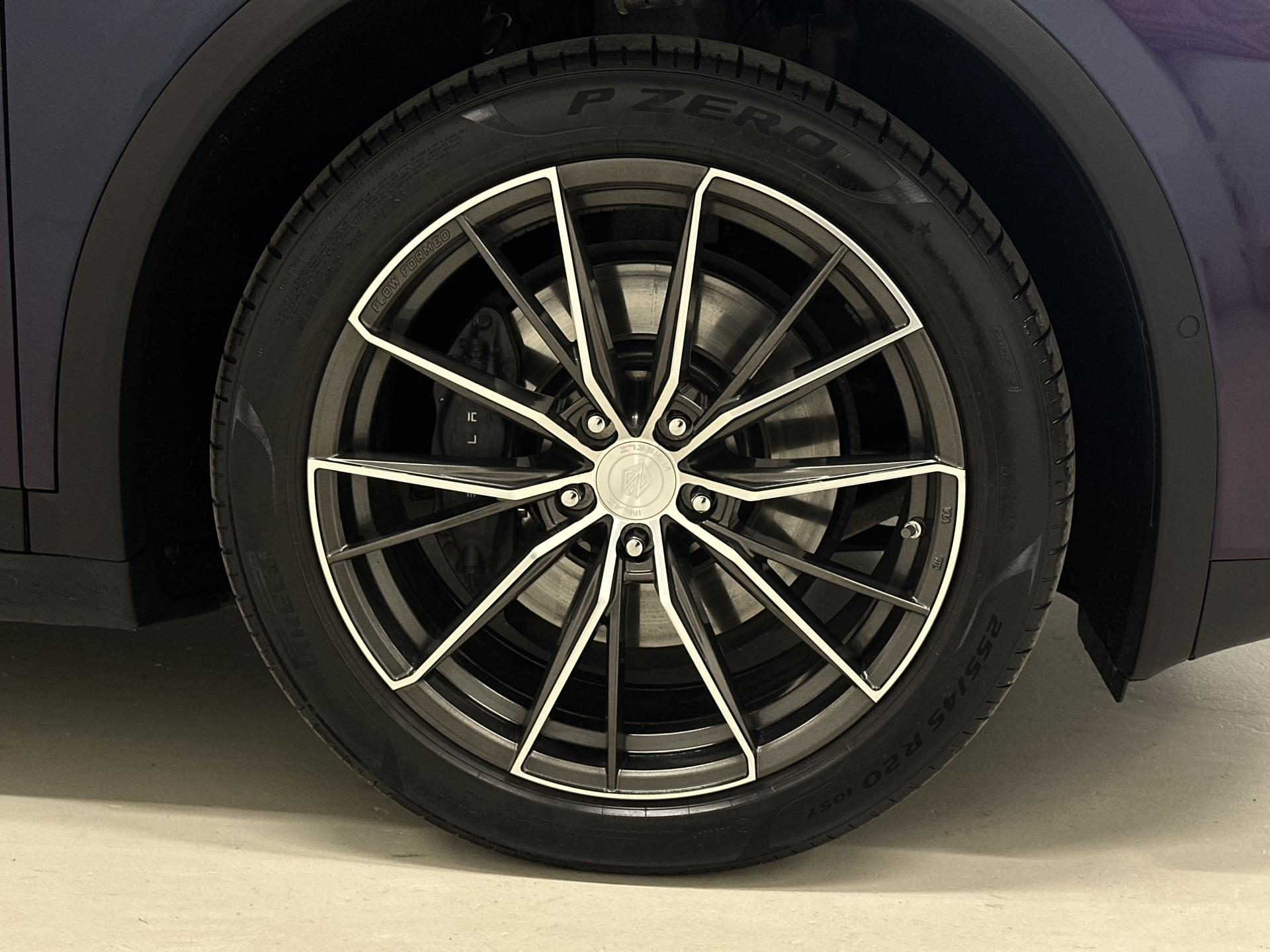 TESLA Model X 2021