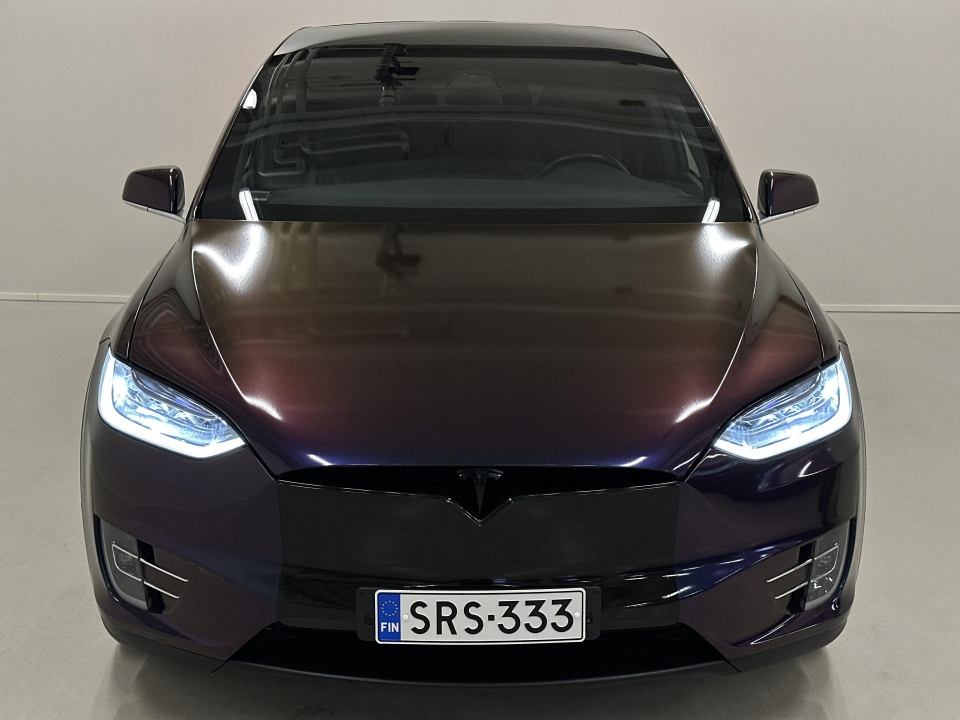 TESLA Model X 2021