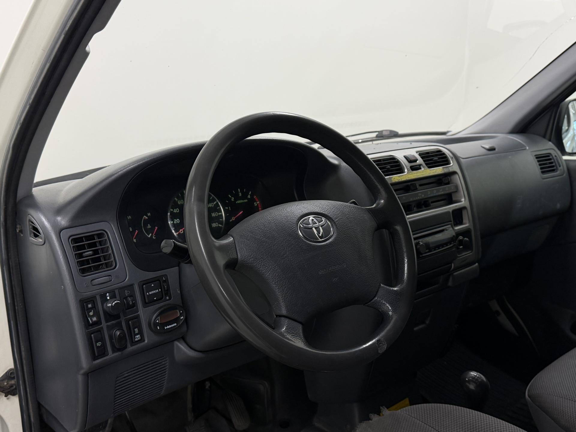 TOYOTA HIACE 2008