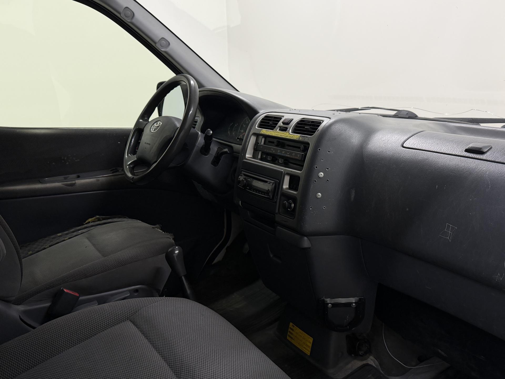 TOYOTA HIACE 2008