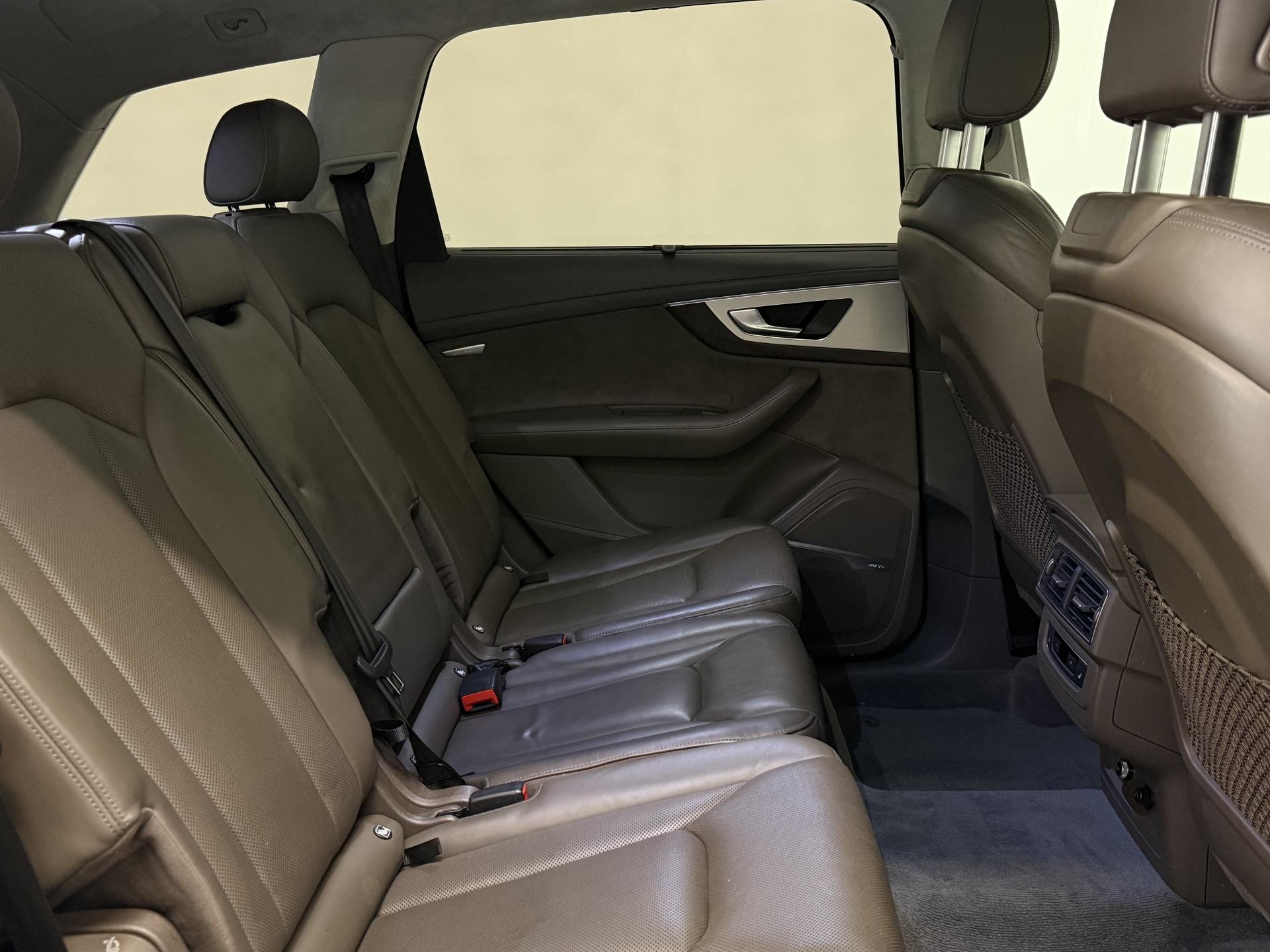 AUDI Q7 2018