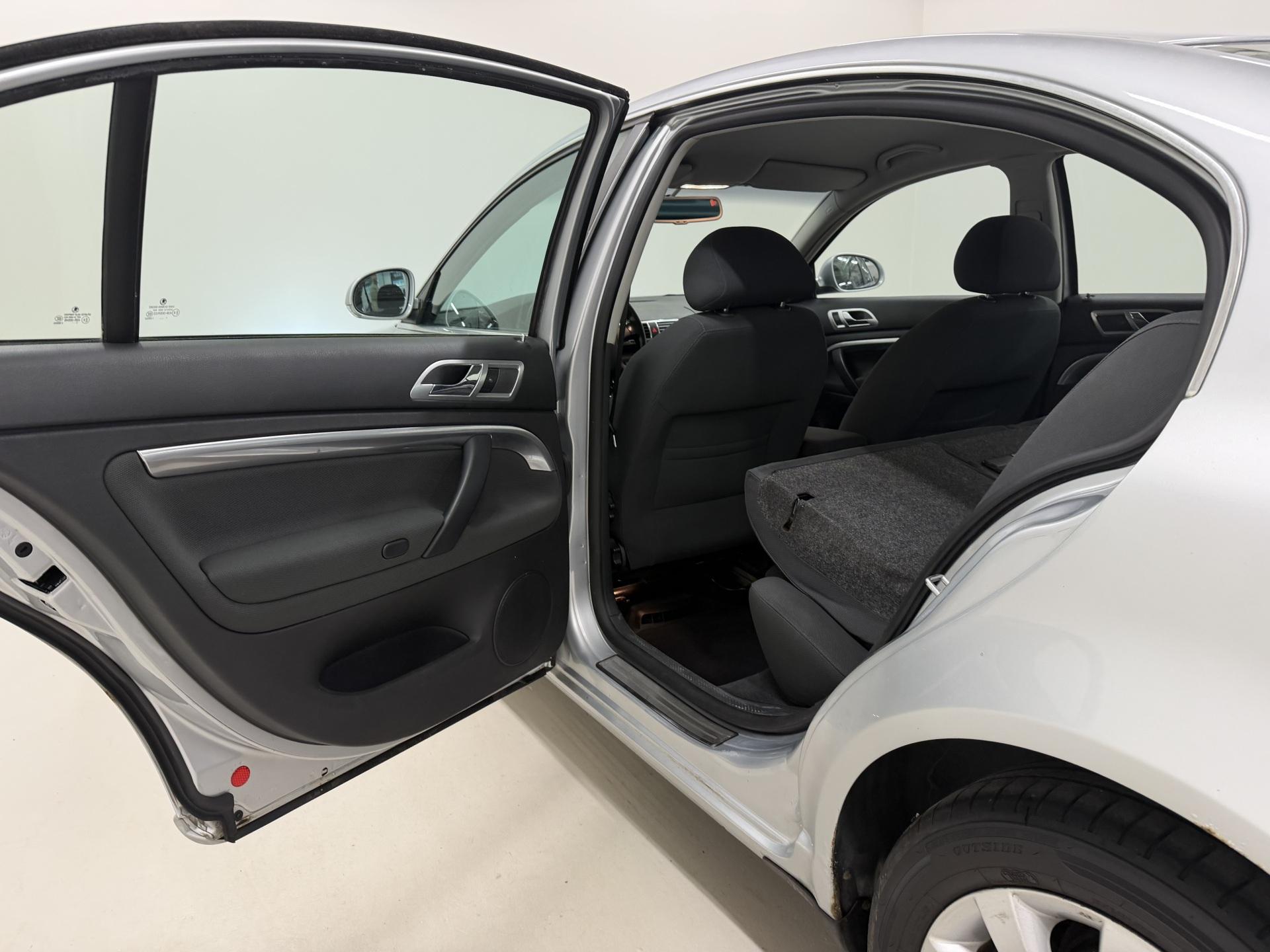 SKODA Superb 2008