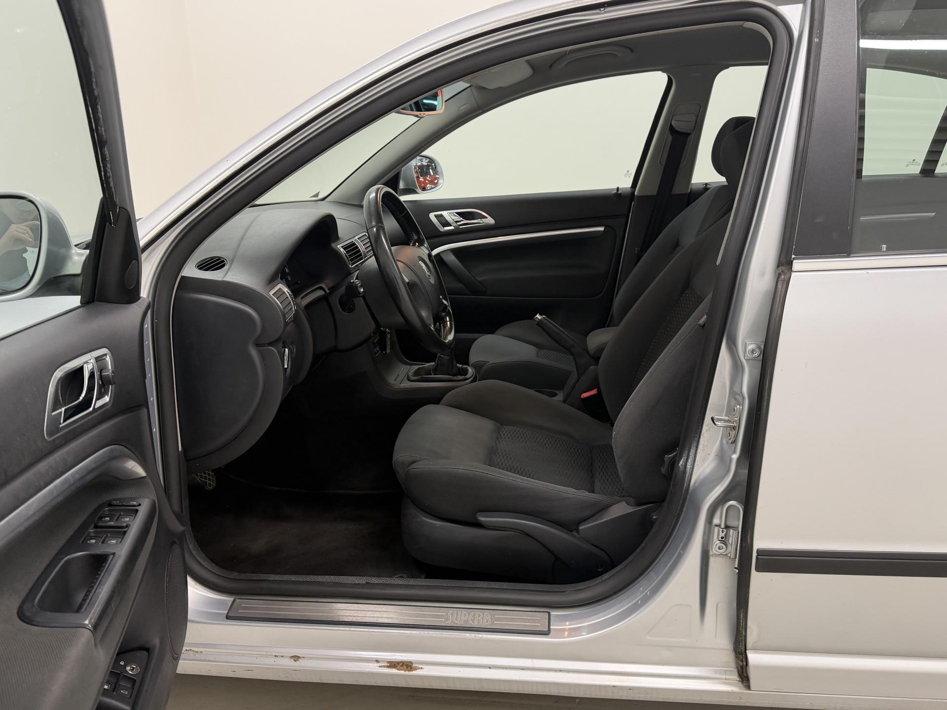 SKODA Superb 2008