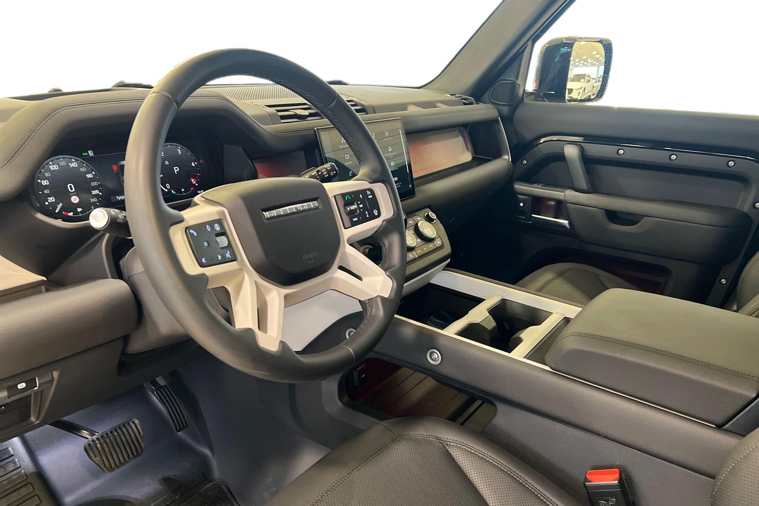 Land Rover Defender 8