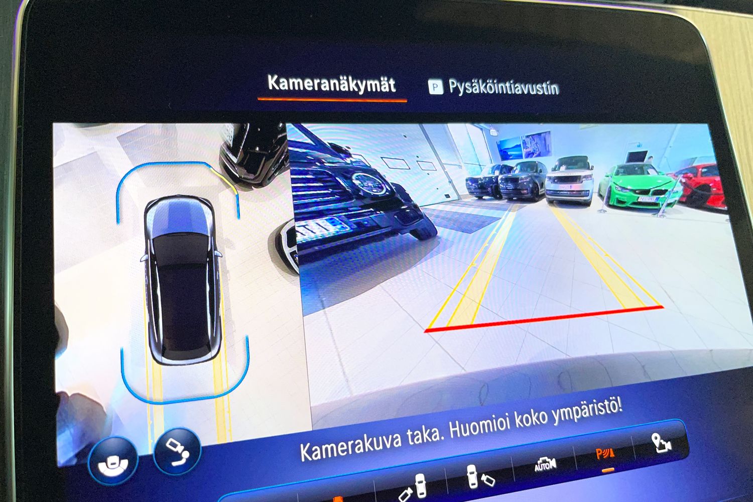 Mercedes-Benz EQE SUV 18