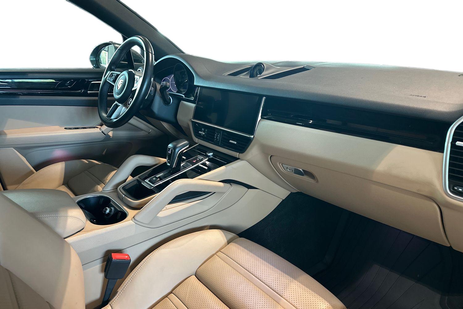Porsche Cayenne 2021