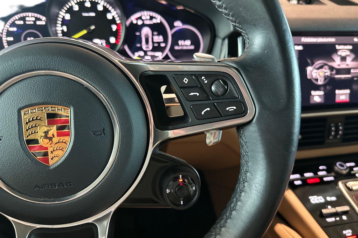 Porsche Cayenne 2021