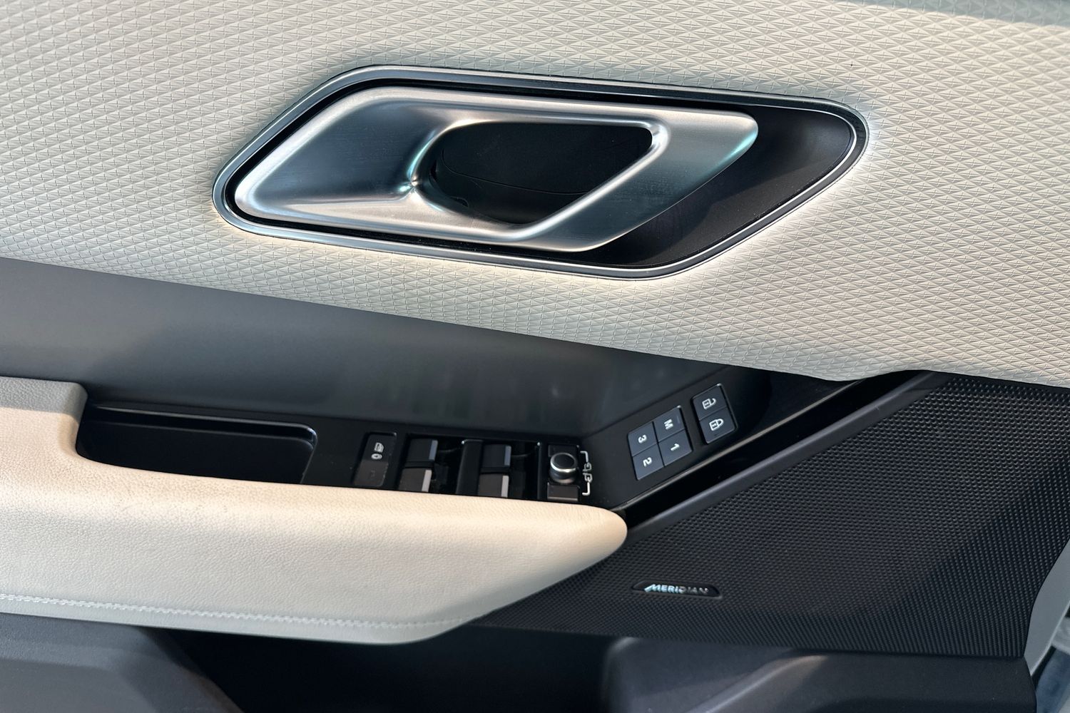 Land Rover Range Rover Velar 15
