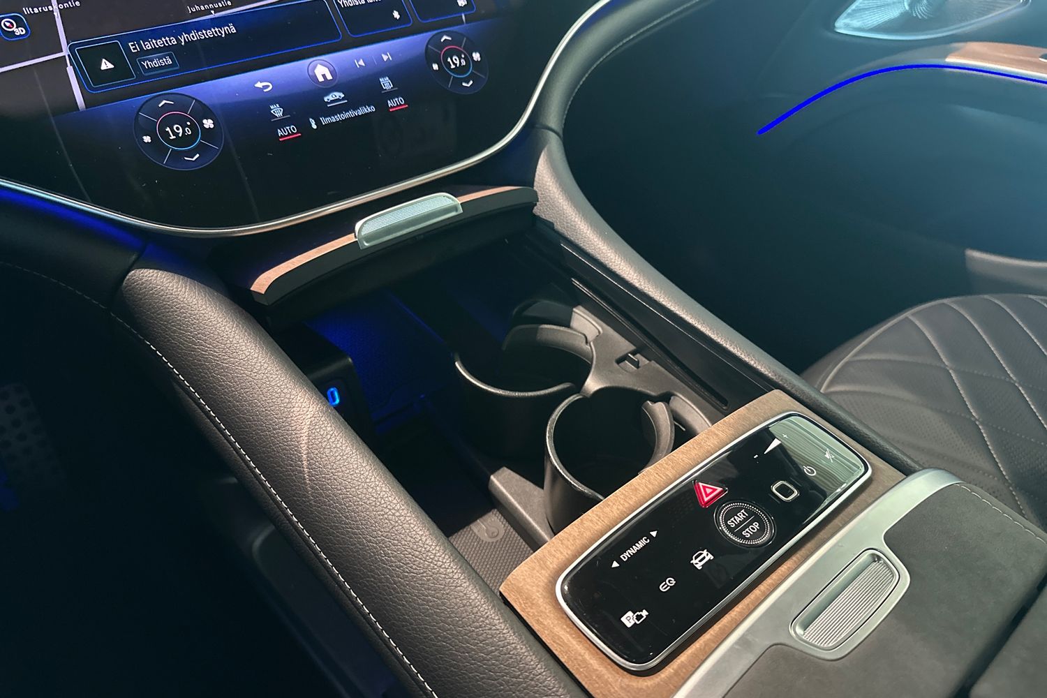 Mercedes-Benz EQS SUV 13