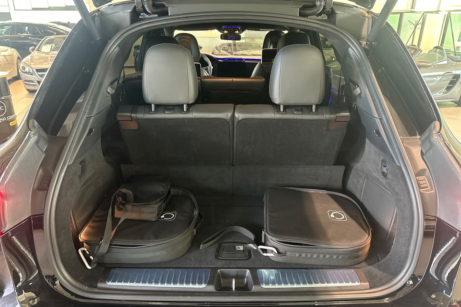 Mercedes-Benz EQS SUV 23