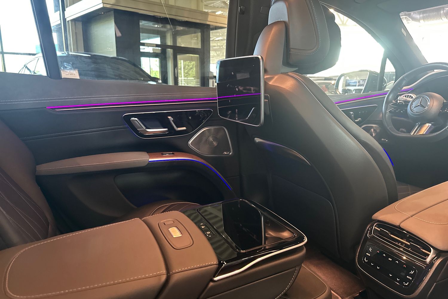 Mercedes-Benz EQS SUV 24