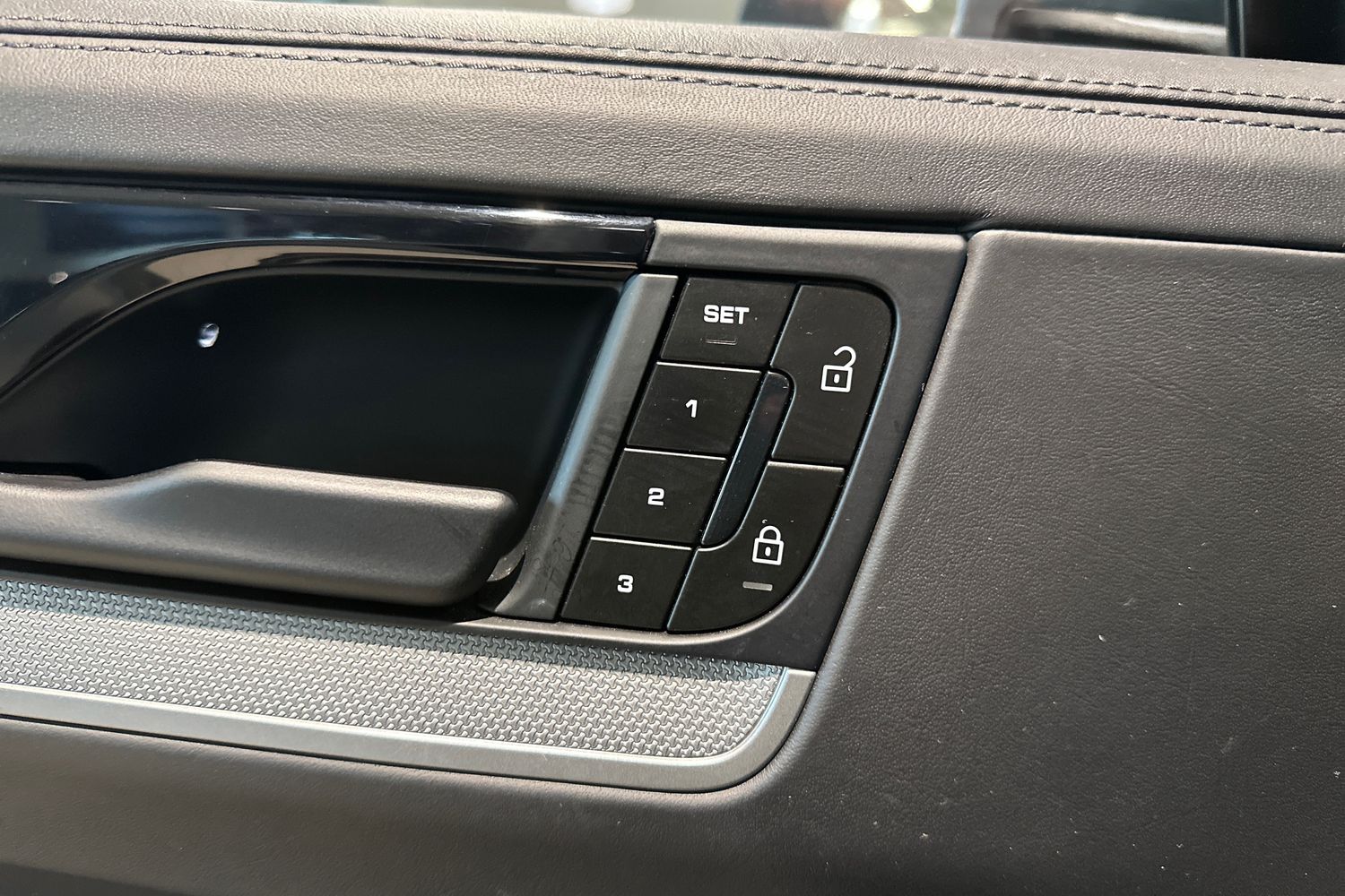 Porsche Cayenne 24