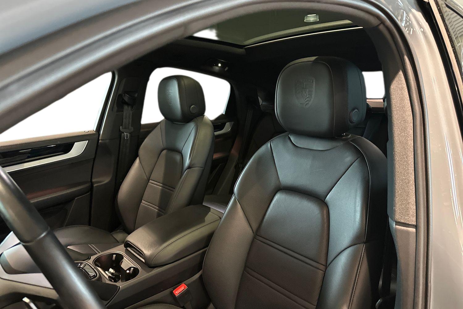 Porsche Cayenne 8