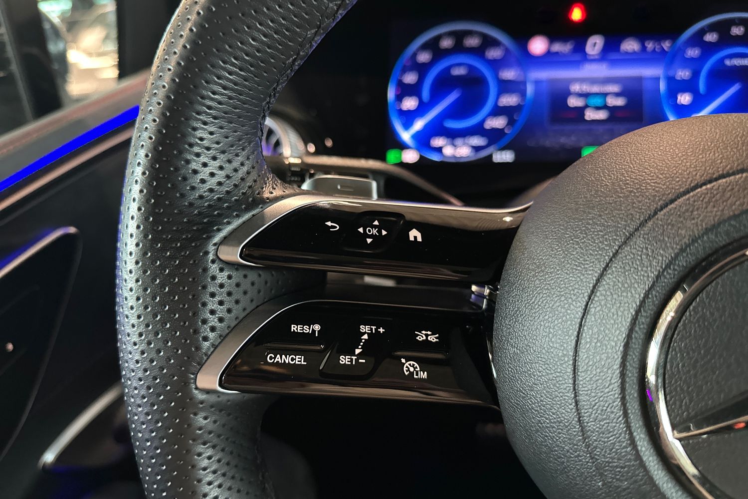 Mercedes-Benz EQE SUV 2024