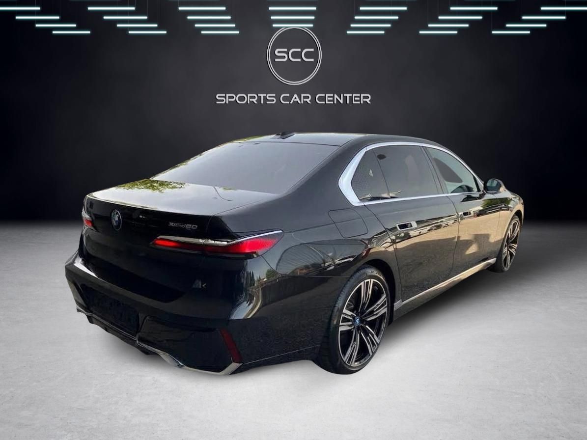 BMW i7 2