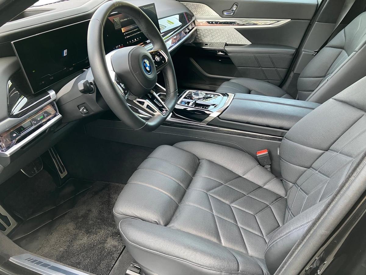 BMW i7 5