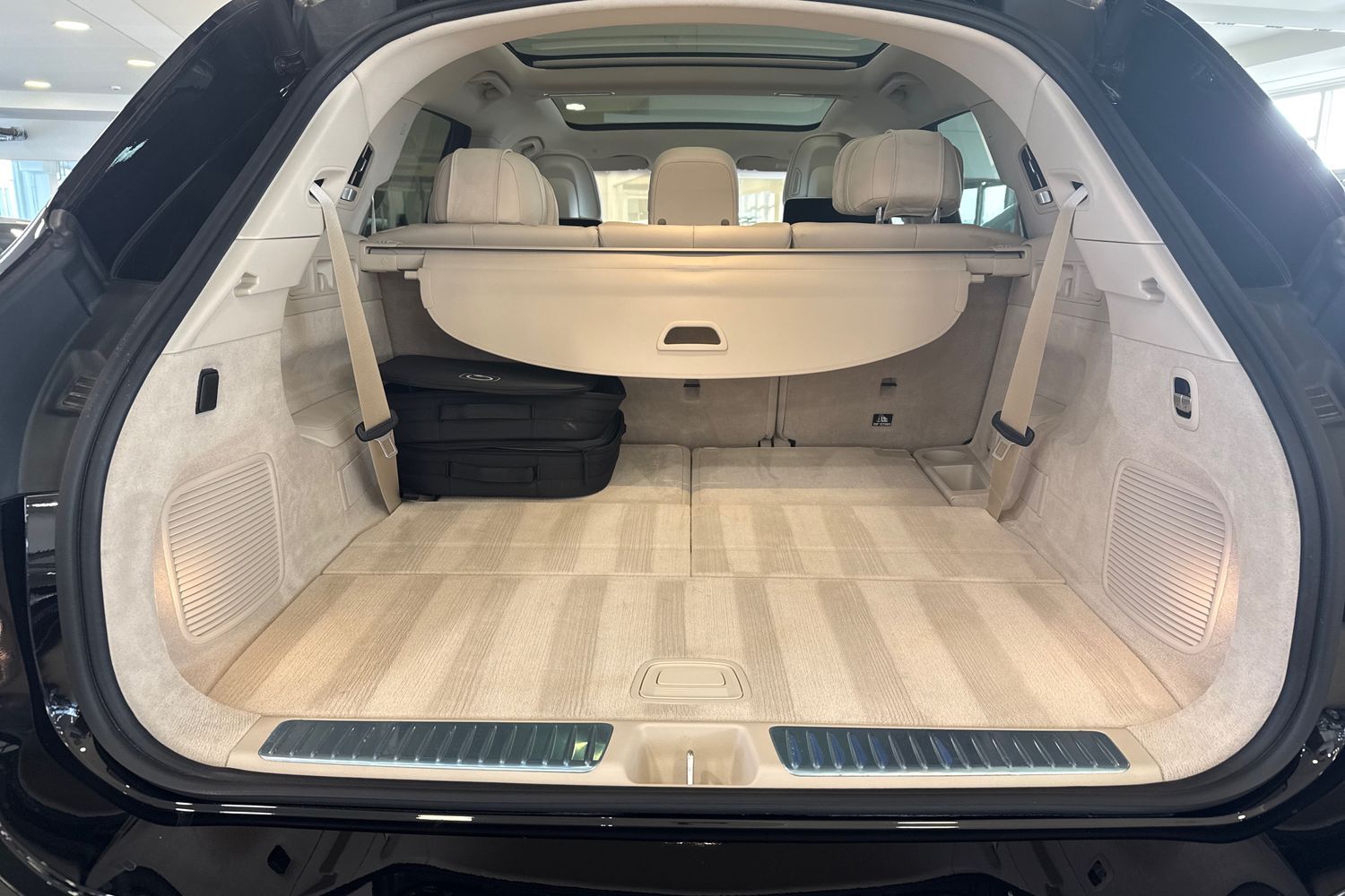 Mercedes-Benz EQS SUV 22