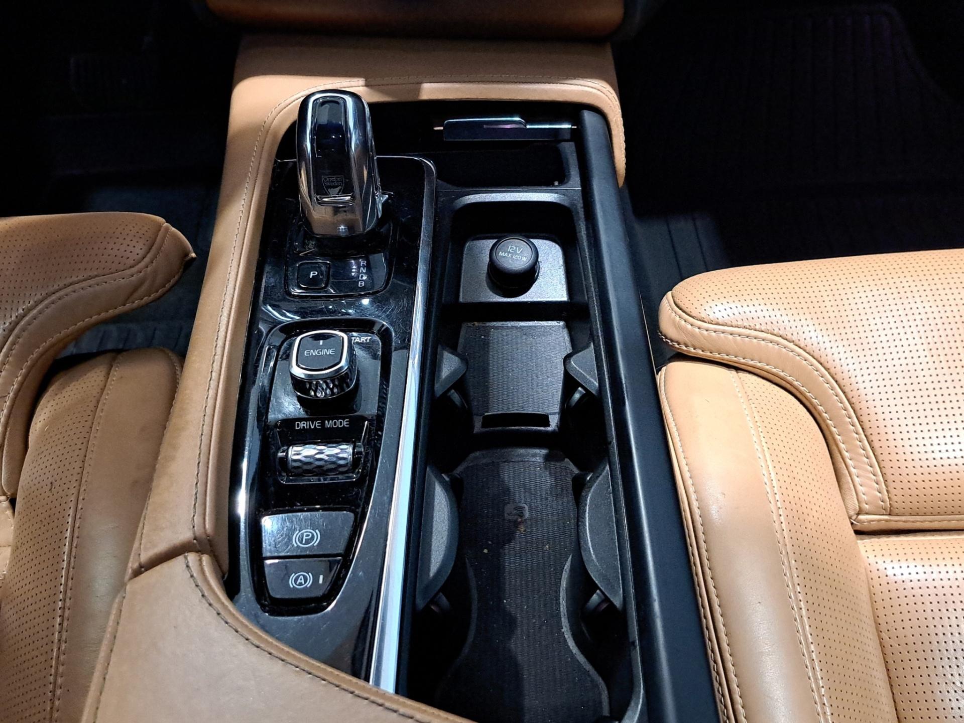 VOLVO XC90 12