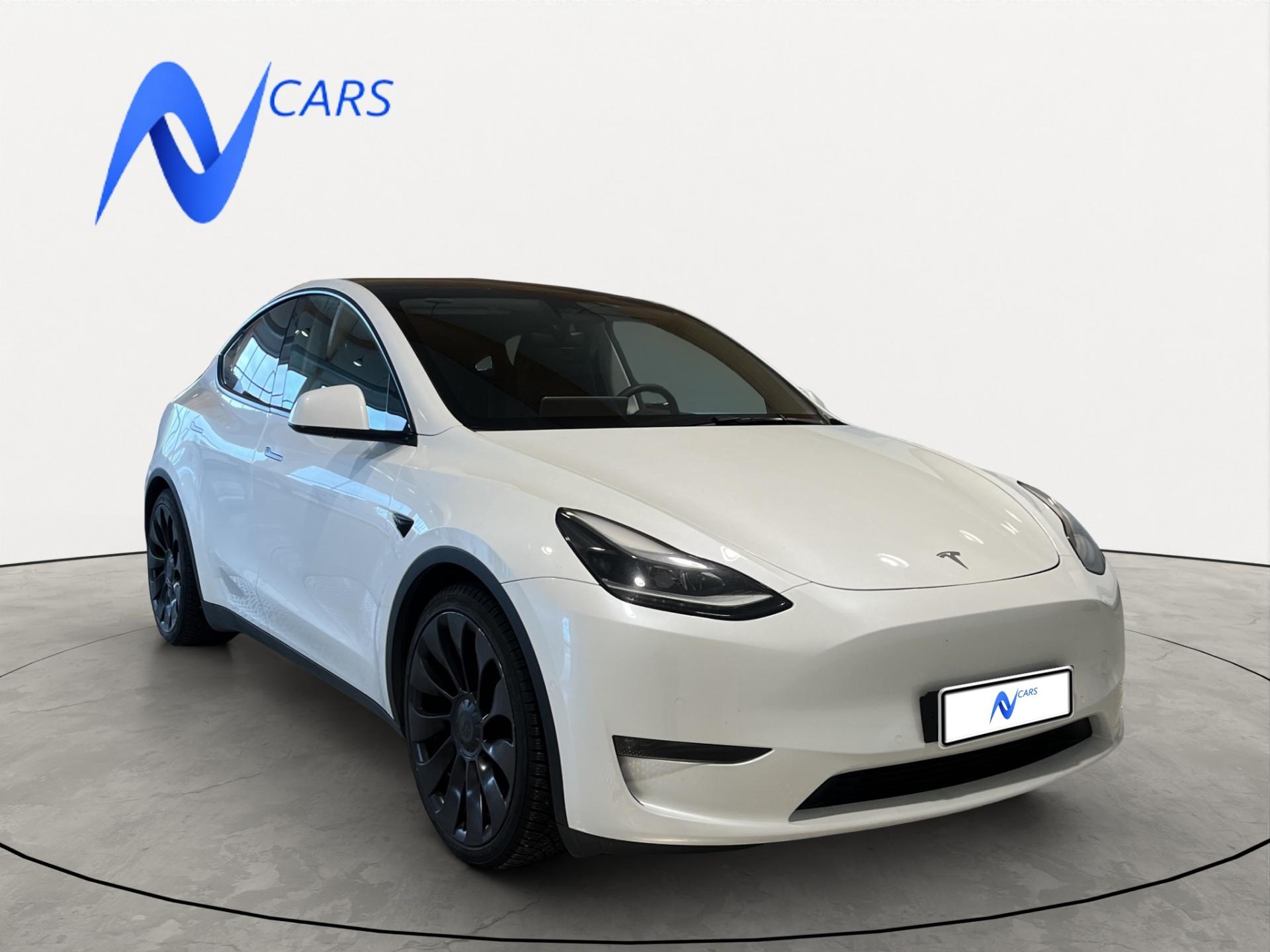 TESLA Model Y 2