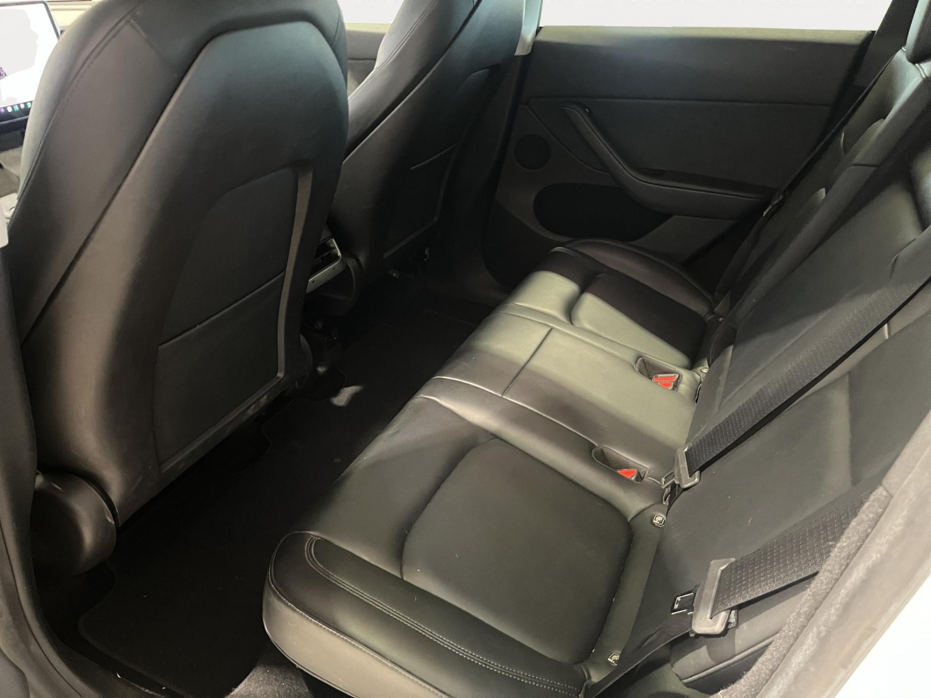 TESLA Model Y 7