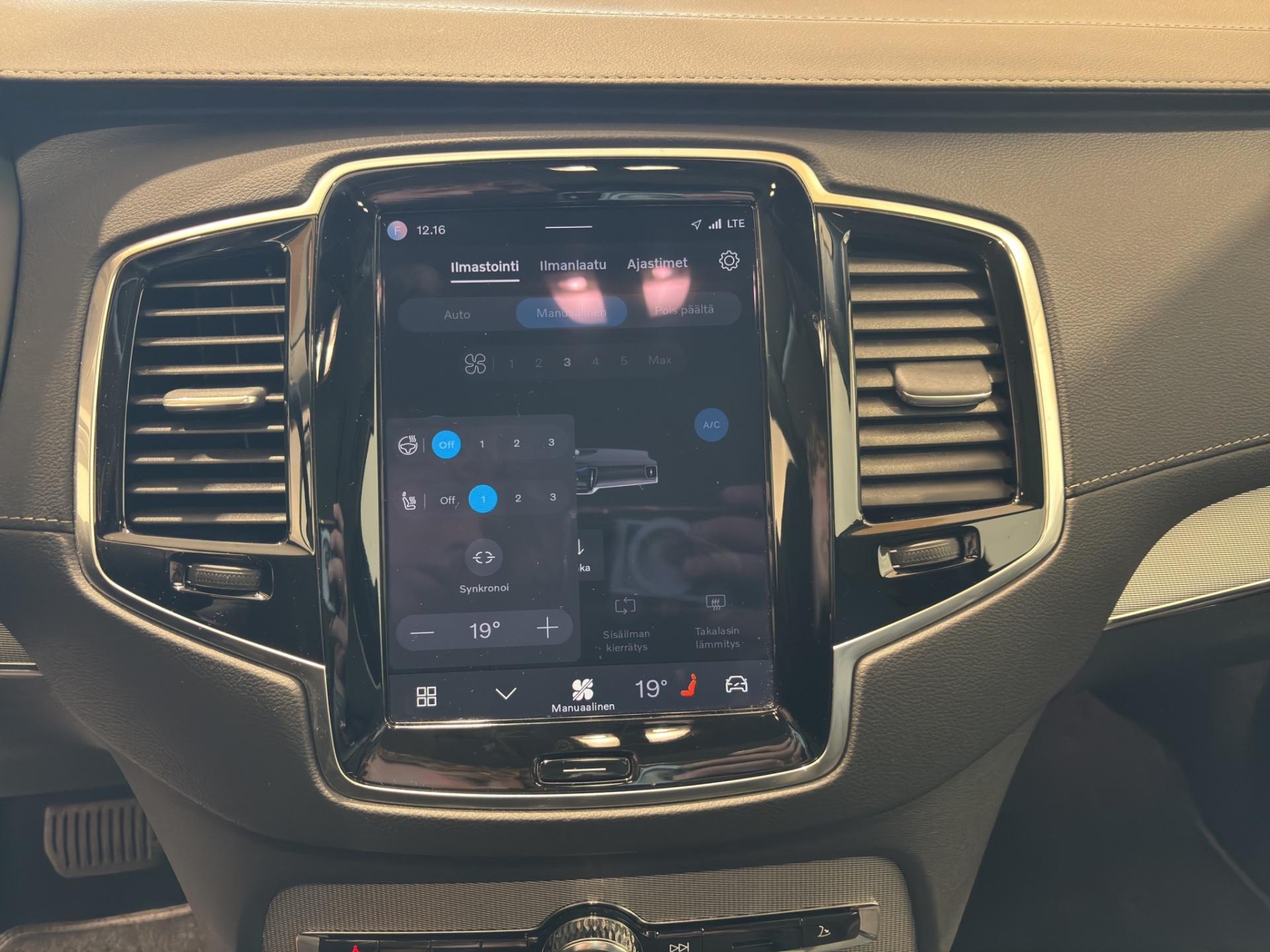VOLVO XC90 13