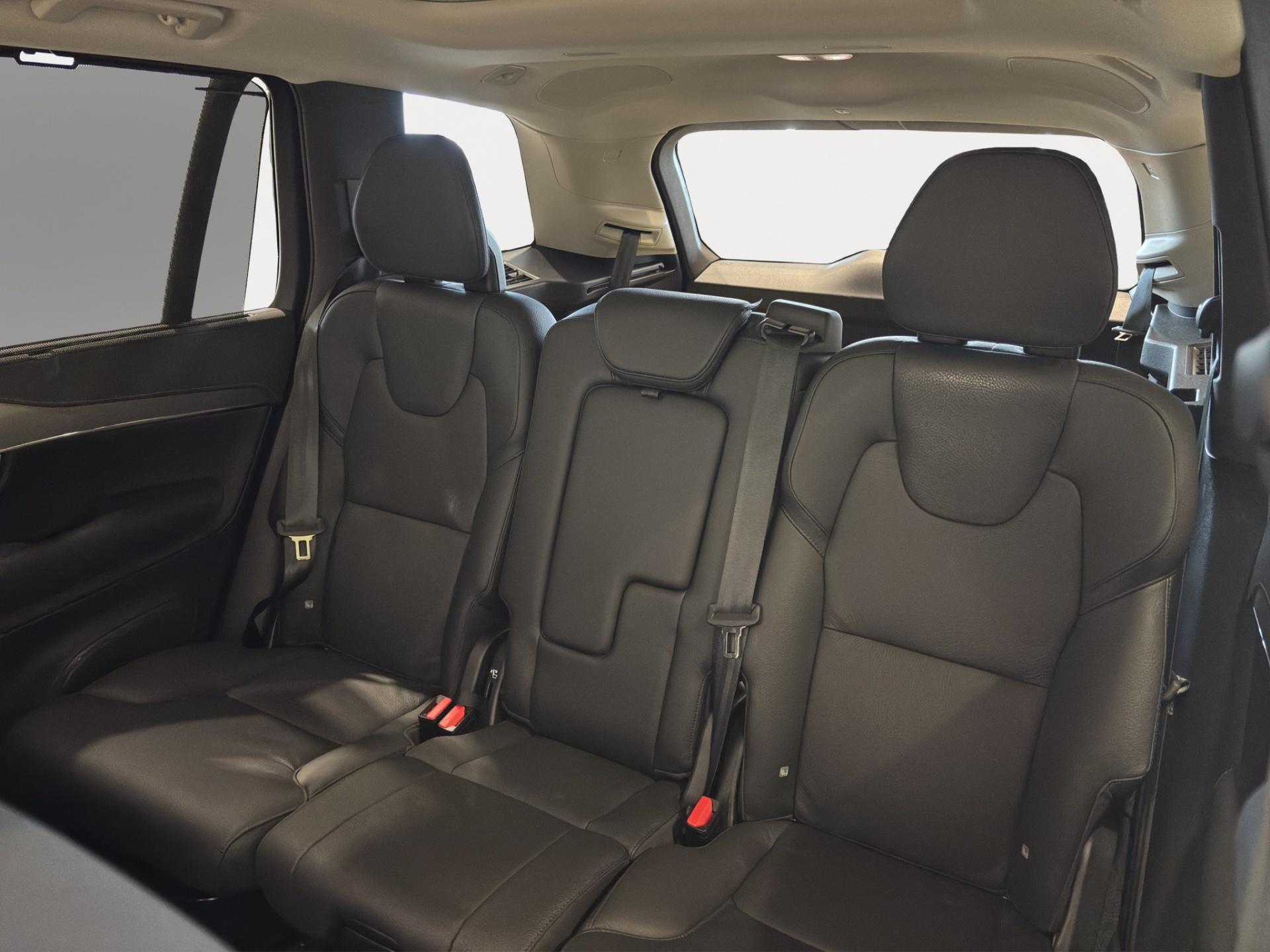 VOLVO XC90 8