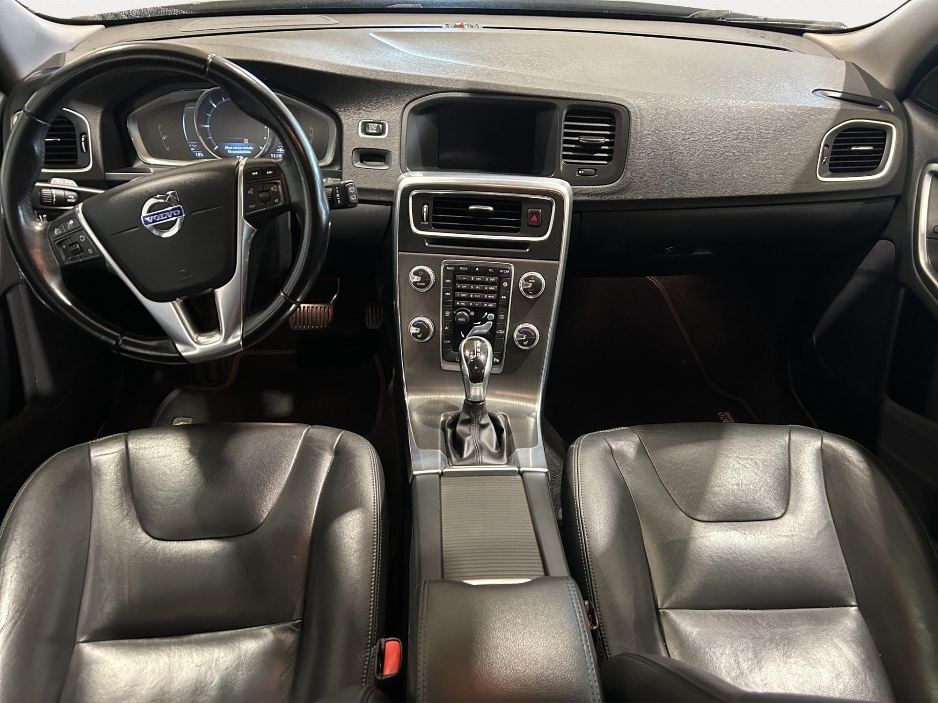 VOLVO V60 19