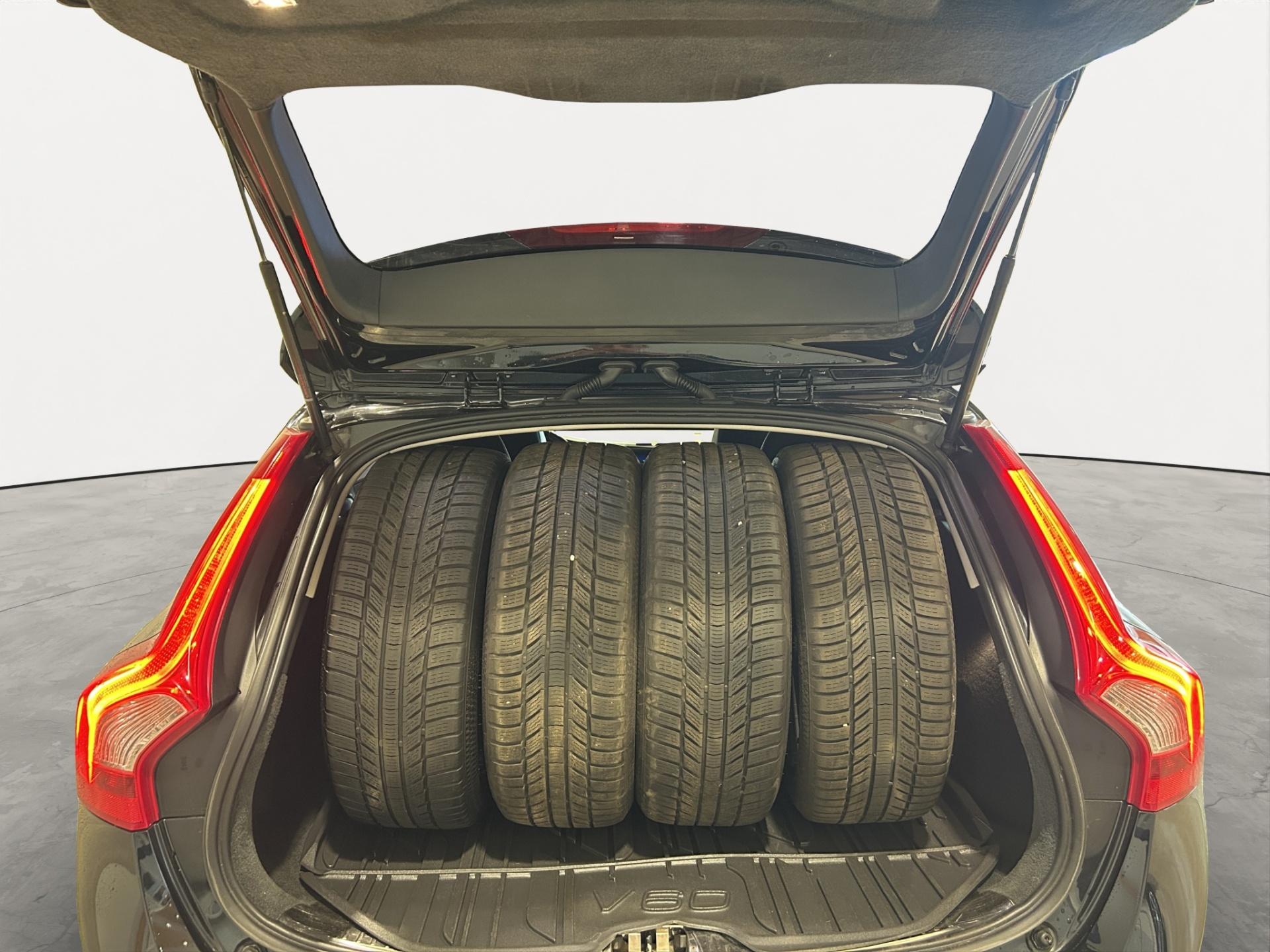 VOLVO V60 15