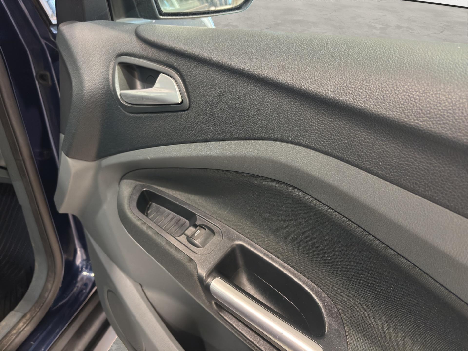 FORD C-Max 7