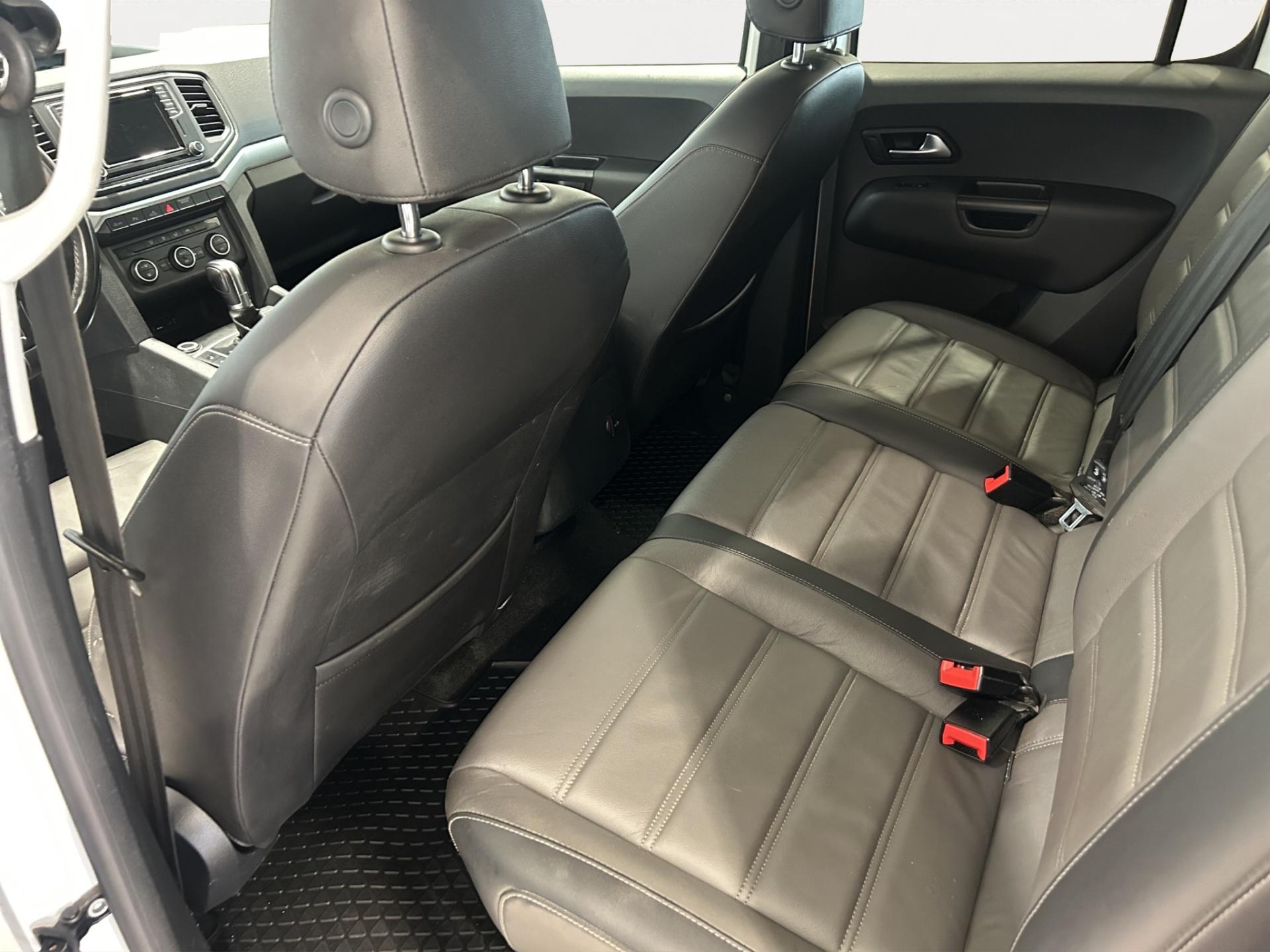 VOLKSWAGEN Amarok 22