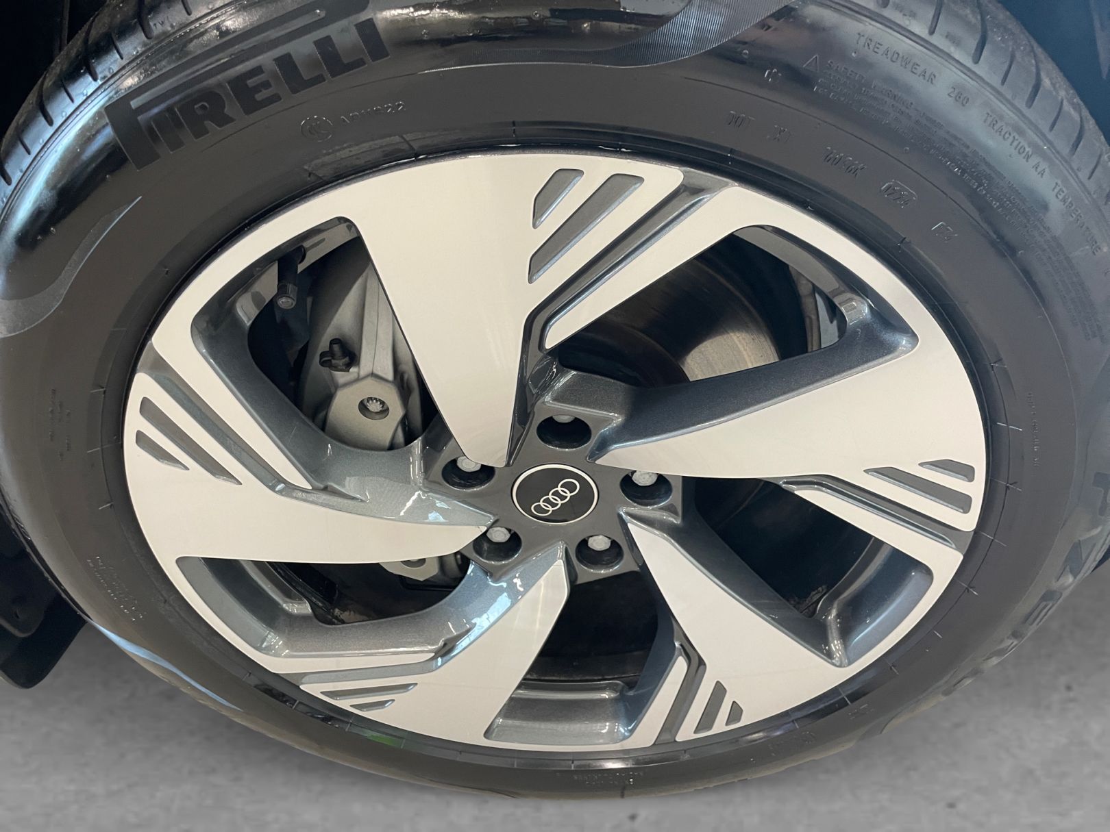 Audi Q6 2025