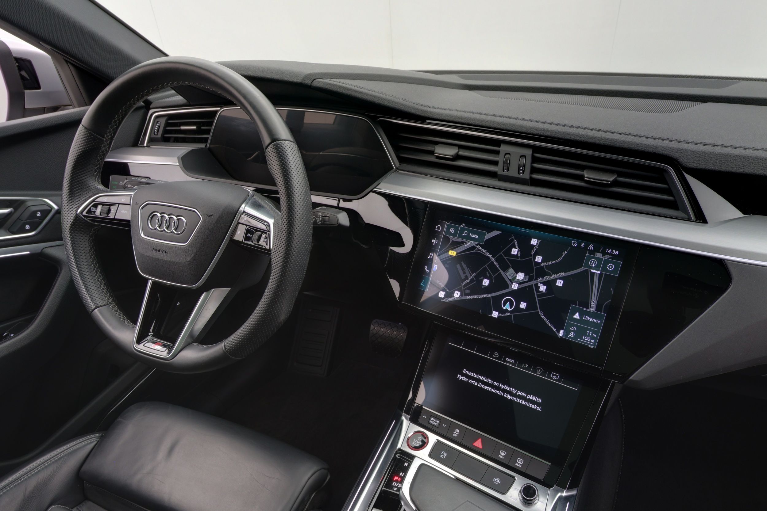 Audi e-tron 2023