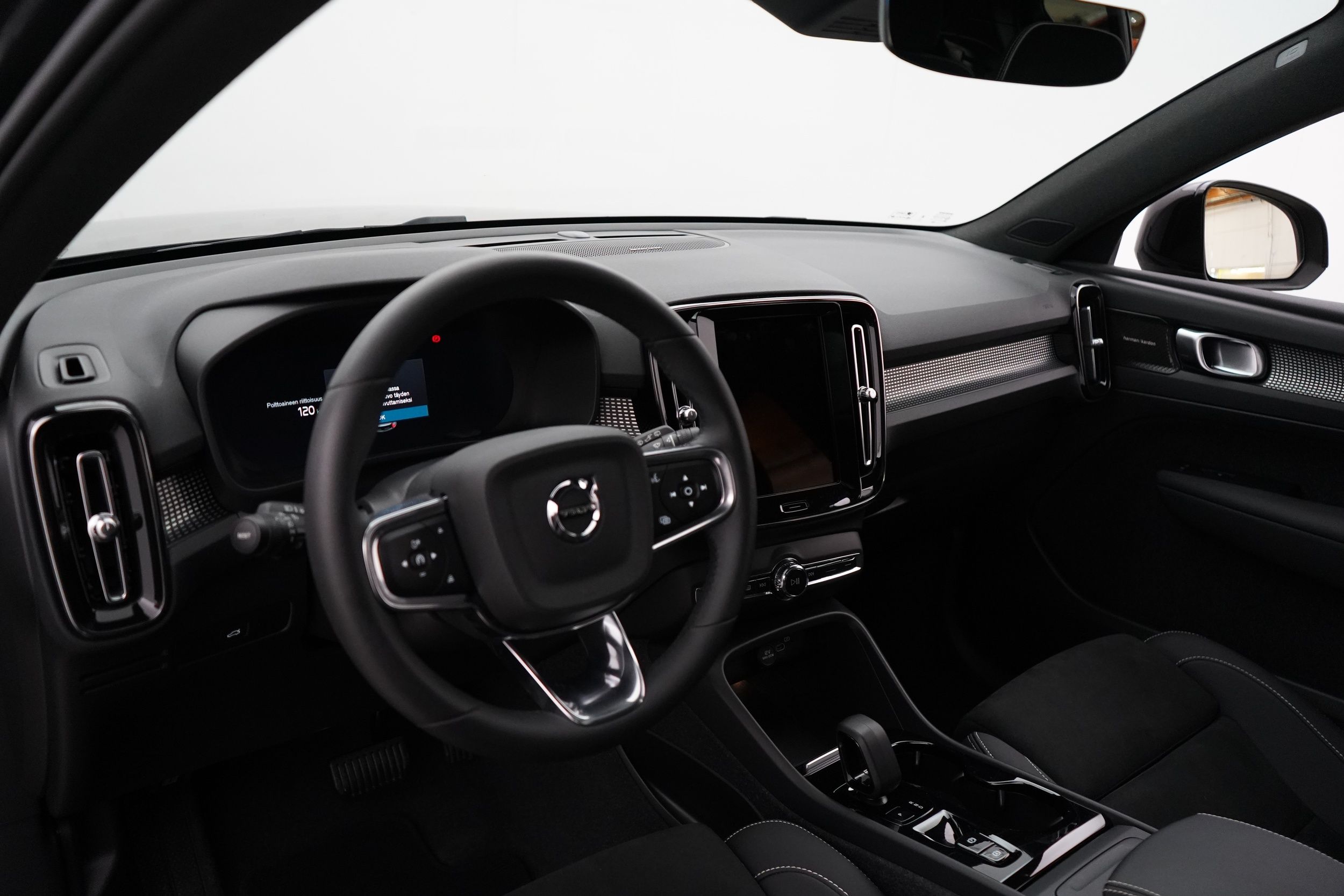 Volvo XC40 2024