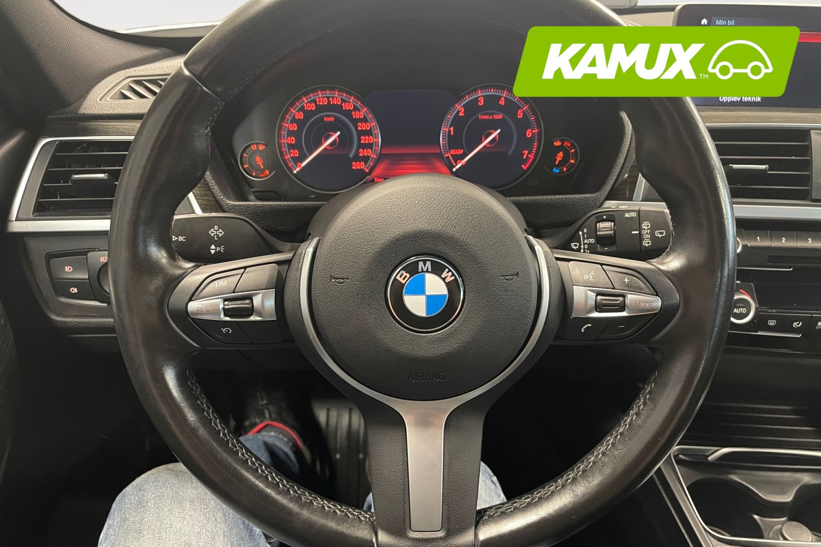 BMW 330 2018