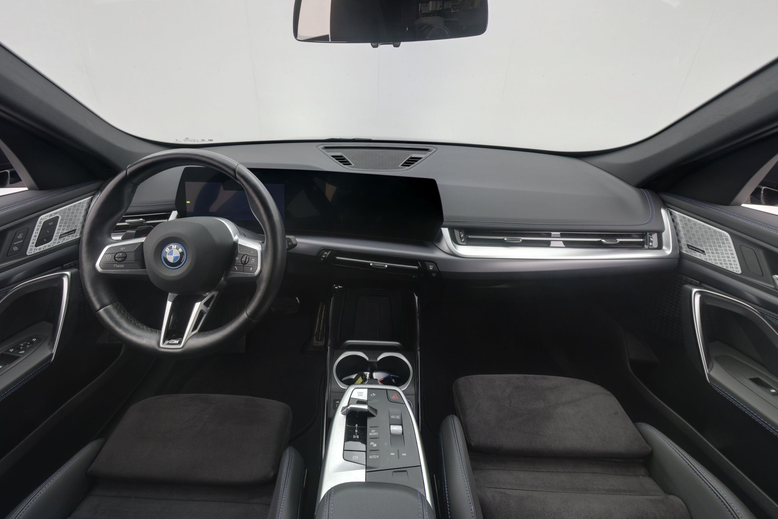BMW iX1 2023