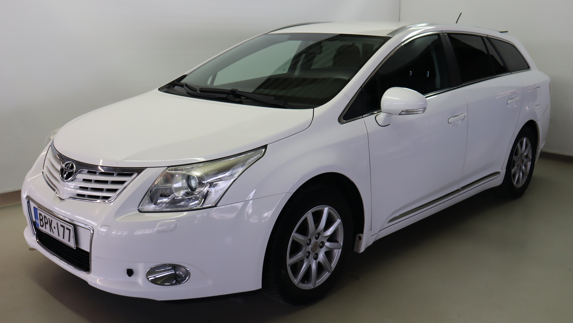 TOYOTA Avensis 2011