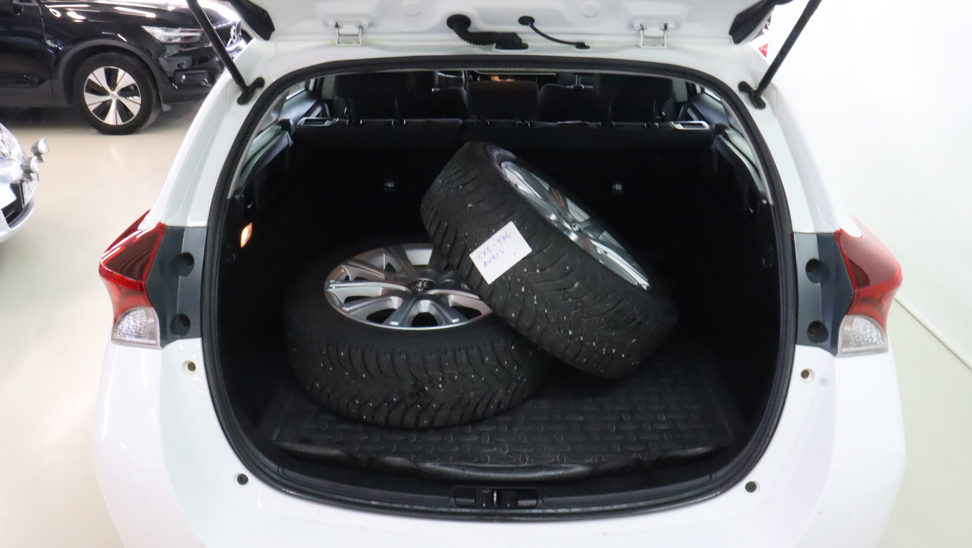 TOYOTA Auris 2016