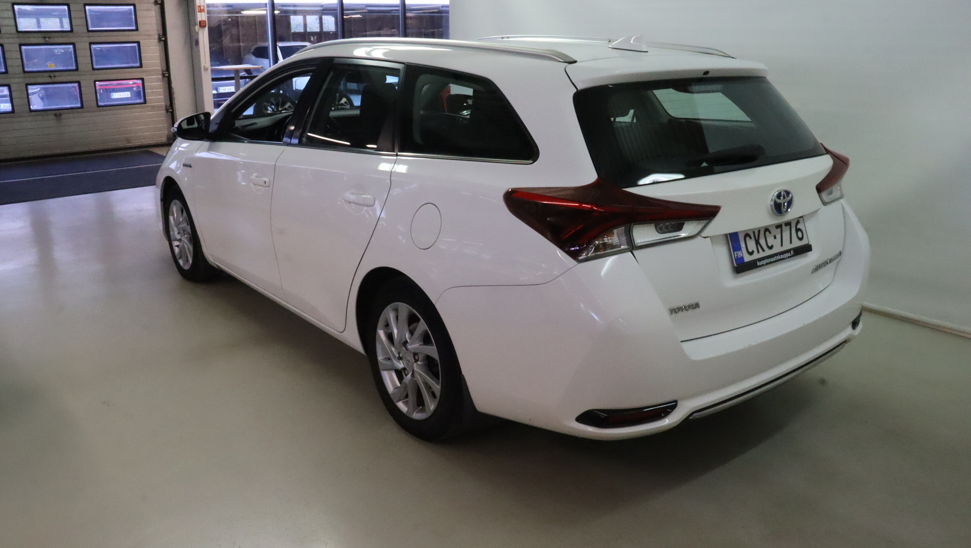 TOYOTA Auris 2016