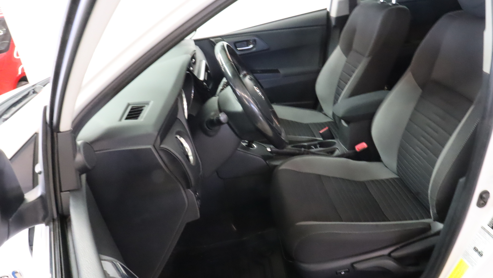 TOYOTA Auris 2016