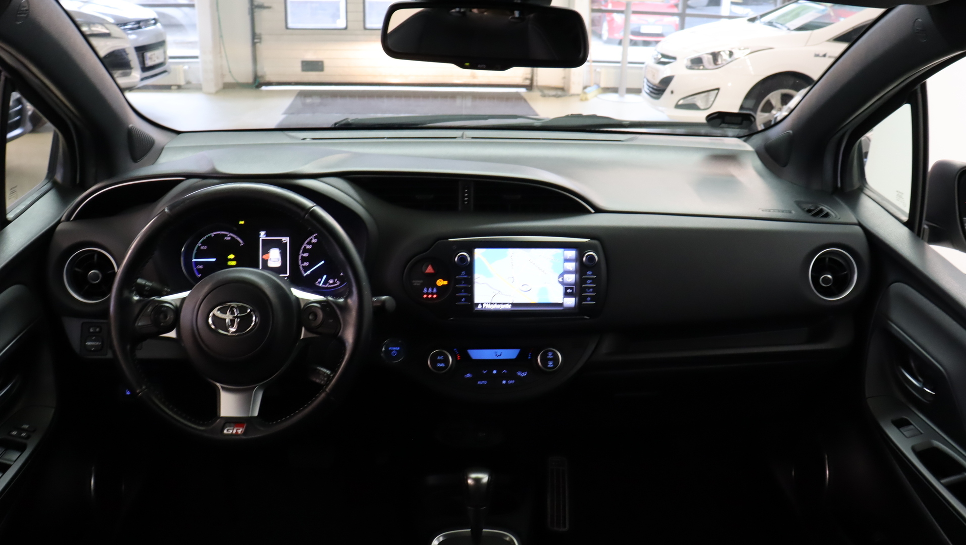 TOYOTA Yaris 2019