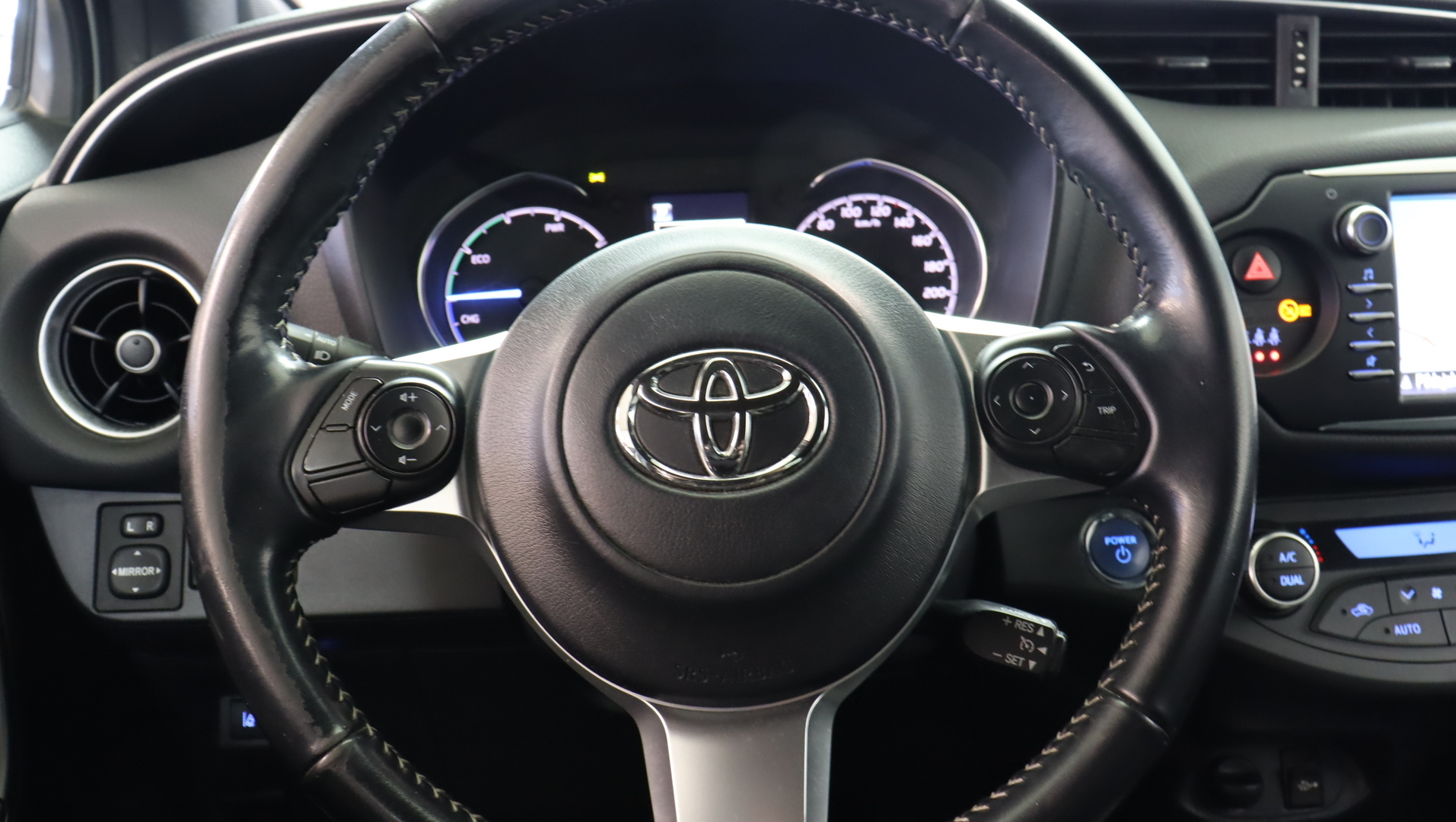 TOYOTA Yaris 2019