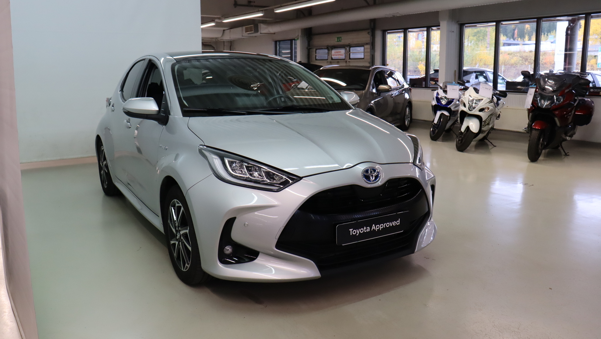 TOYOTA Yaris 2021