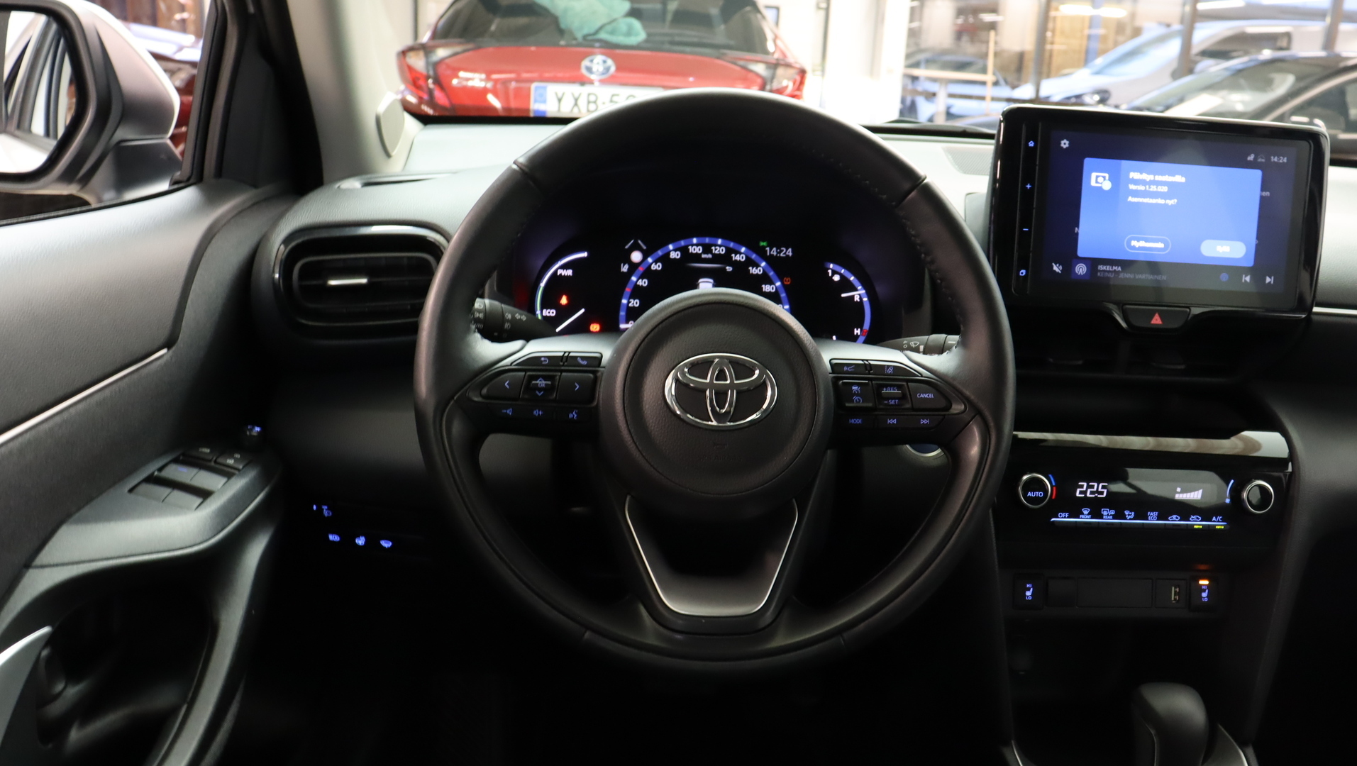 TOYOTA Yaris Cross 2024