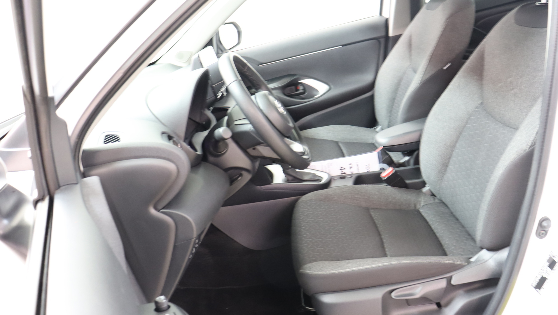 TOYOTA Yaris Cross 2024