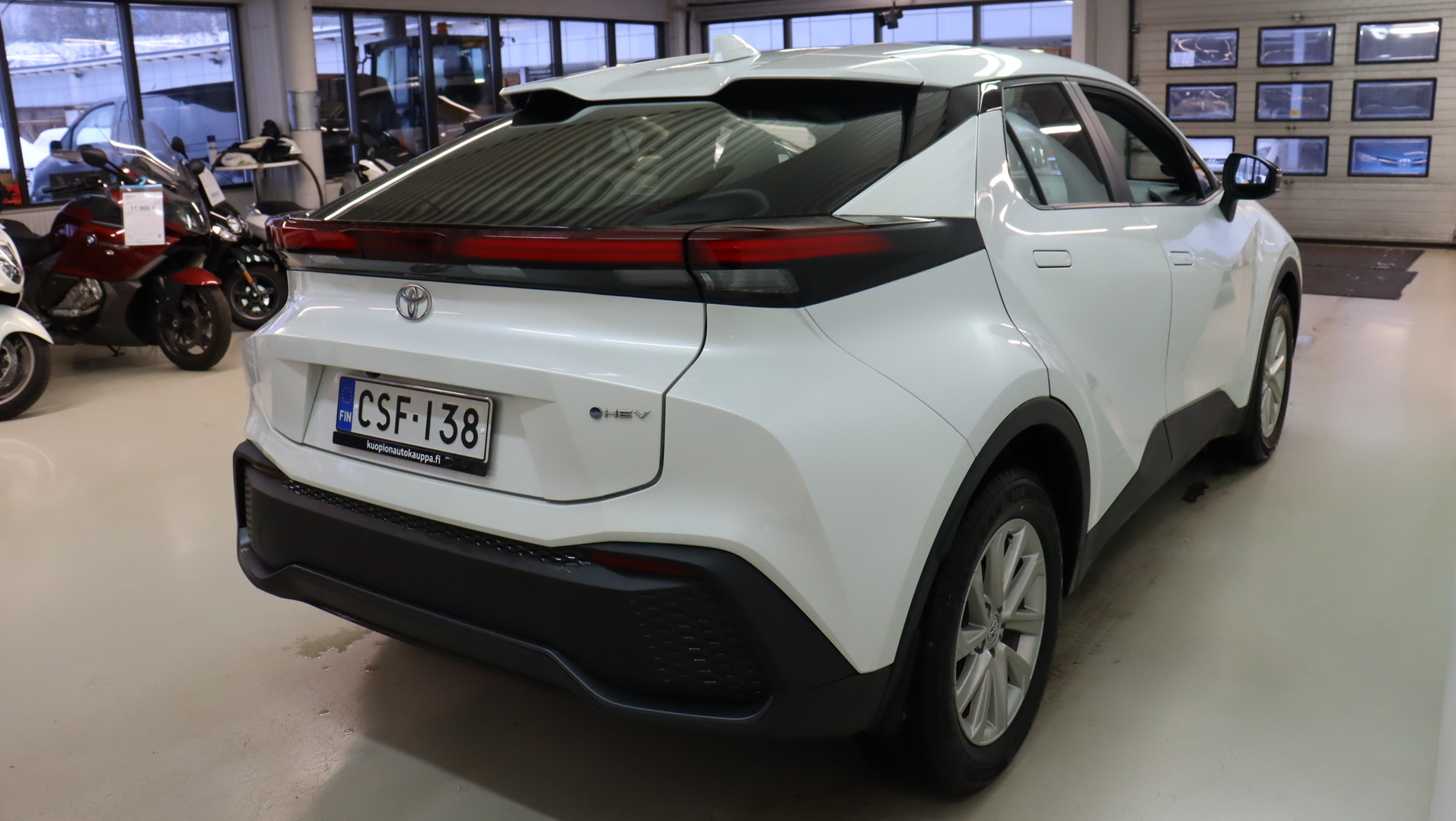 TOYOTA C-HR 2025